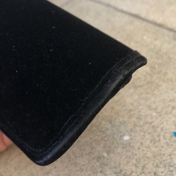 Marc by Marc Jacobs velvet eyeglass sunglass case black. - Picture 6 of 10